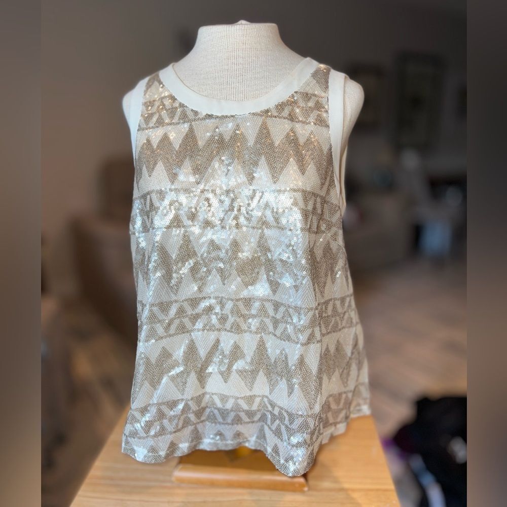 ASTR NWT Gold Sequin Chevron Tank Top Beige Cream Sleeveless Blouse Large